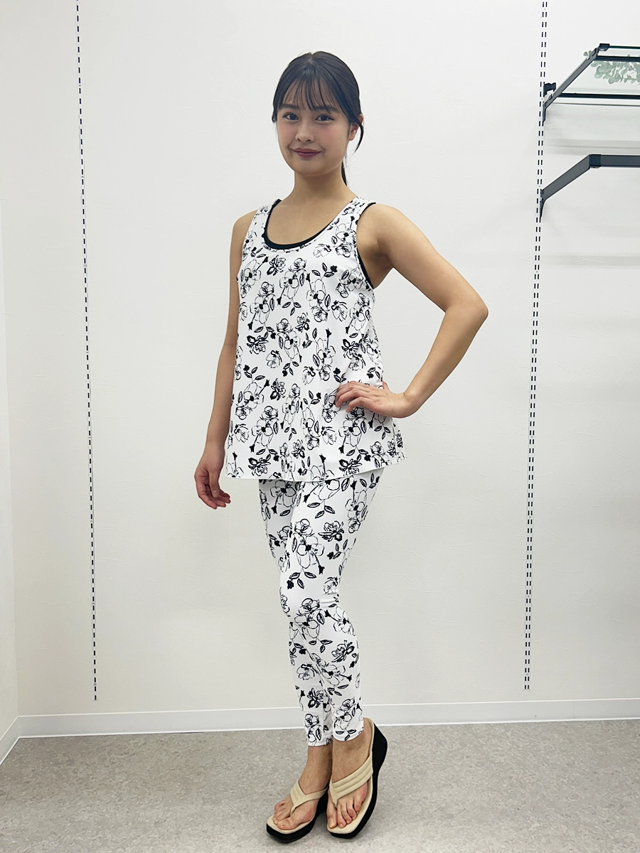 同じシリーズのレギンスとコーディネート