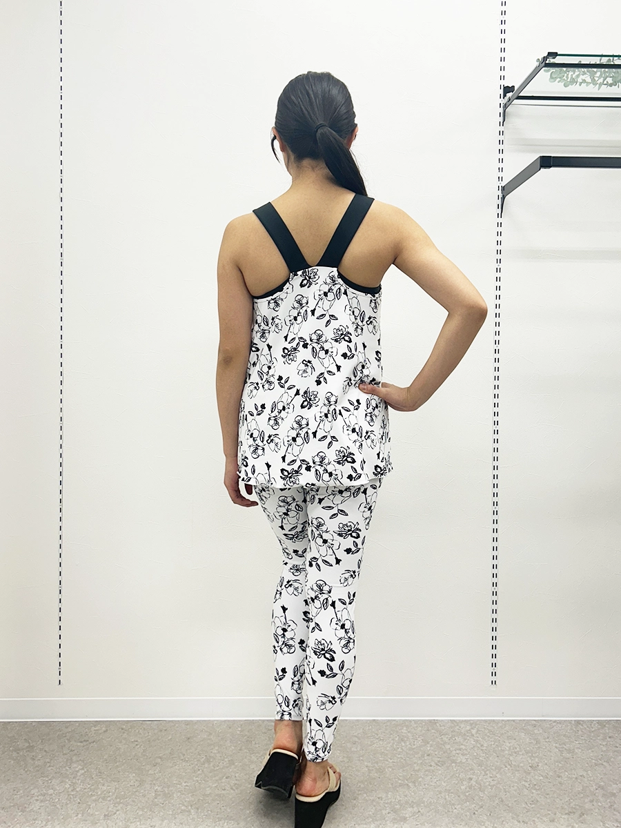 モノクロ線画フラワーレイヤードタンクブラトップス(253054