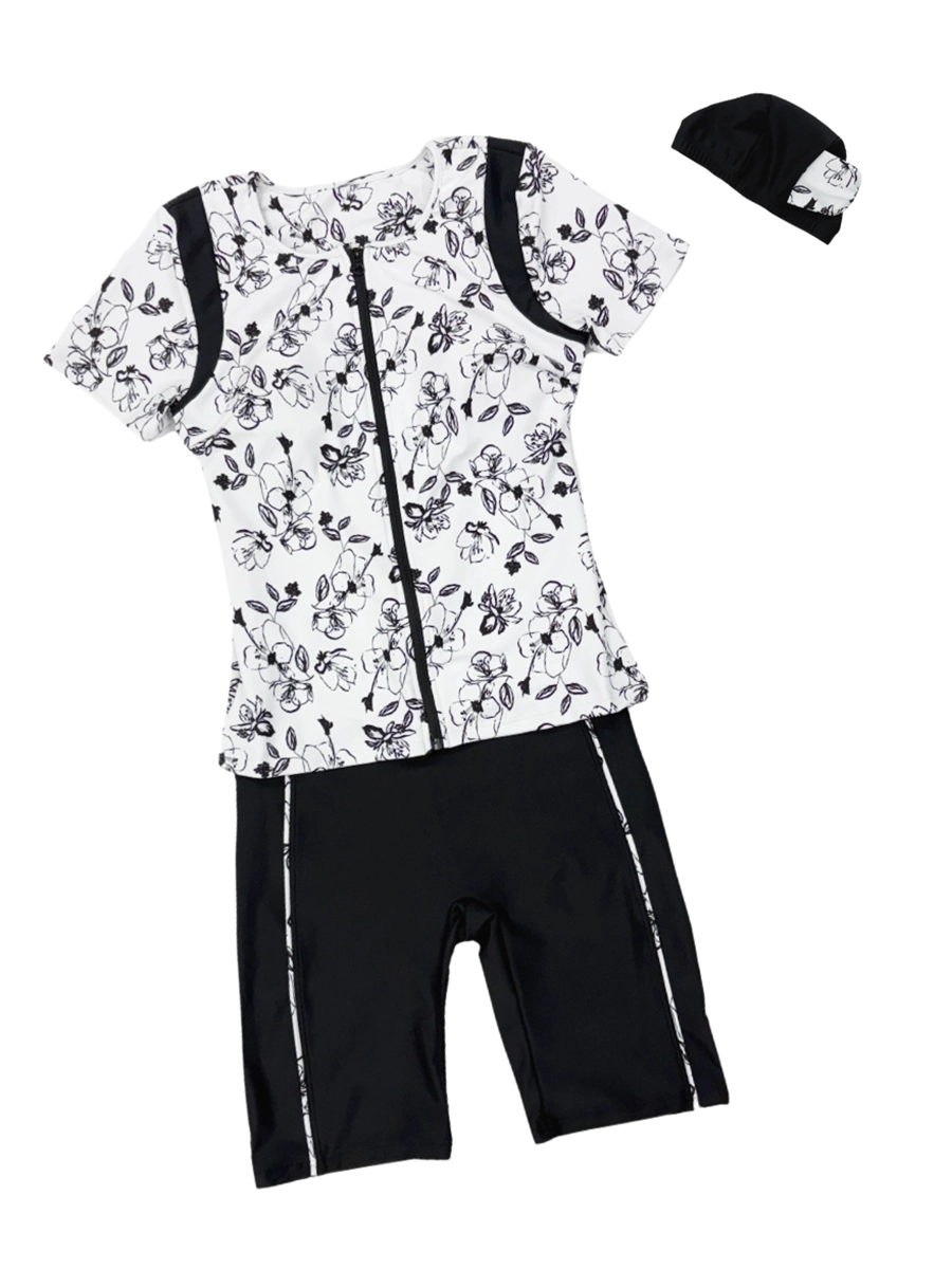 同じシリーズのスイムキャプとコーディネート