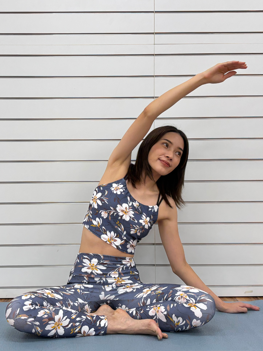 同じシリーズのショルダーブラとコーディネート