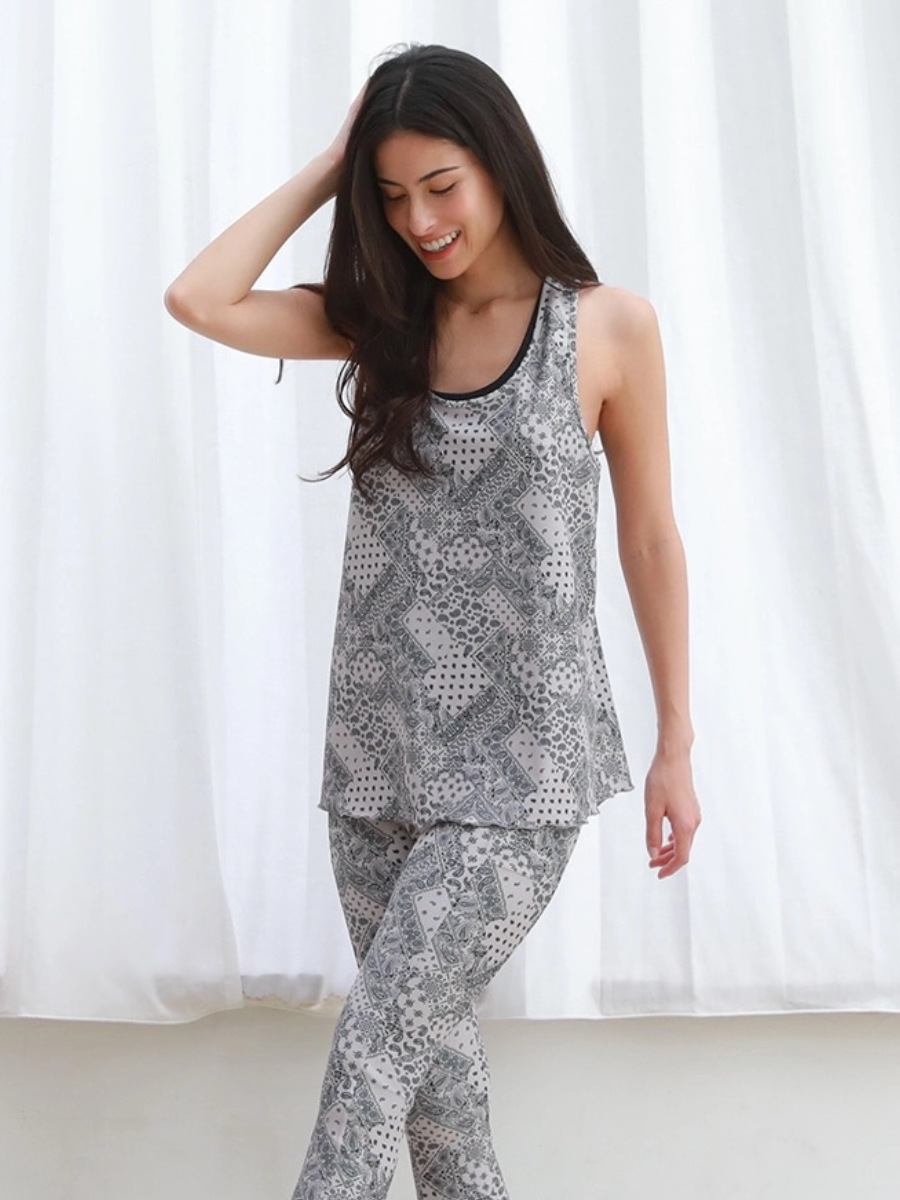 水陸両用ヨガウェア｜ヨガ＆パフォーマンスウェアのALBOVE(アルヴォーブ)